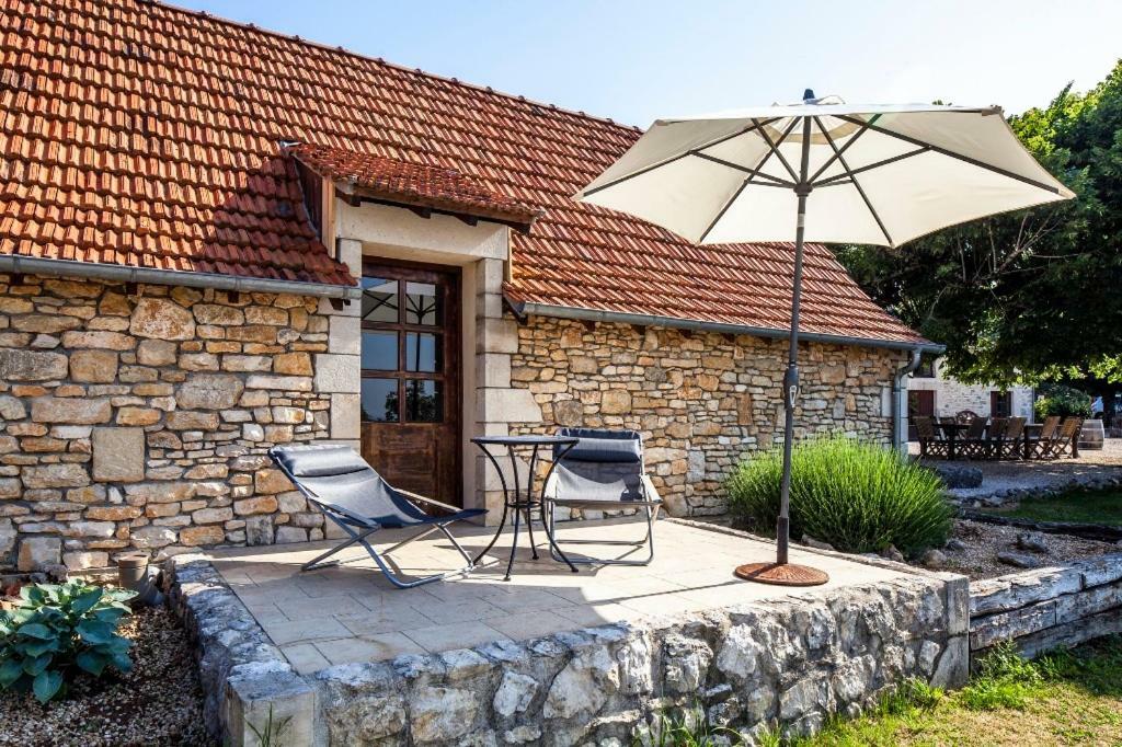 Chambres Et Table D'Hotes La Panacee Cuzance Exterior photo